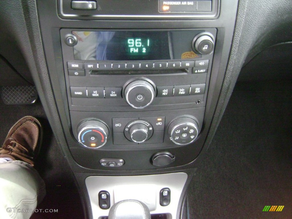 2008 Chevrolet HHR LS Panel Controls Photos