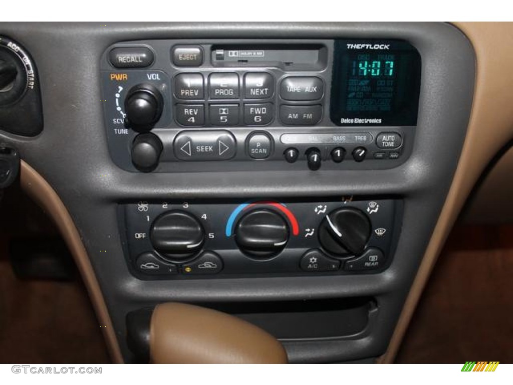 1998 Chevrolet Malibu Sedan Controls Photo #69340227
