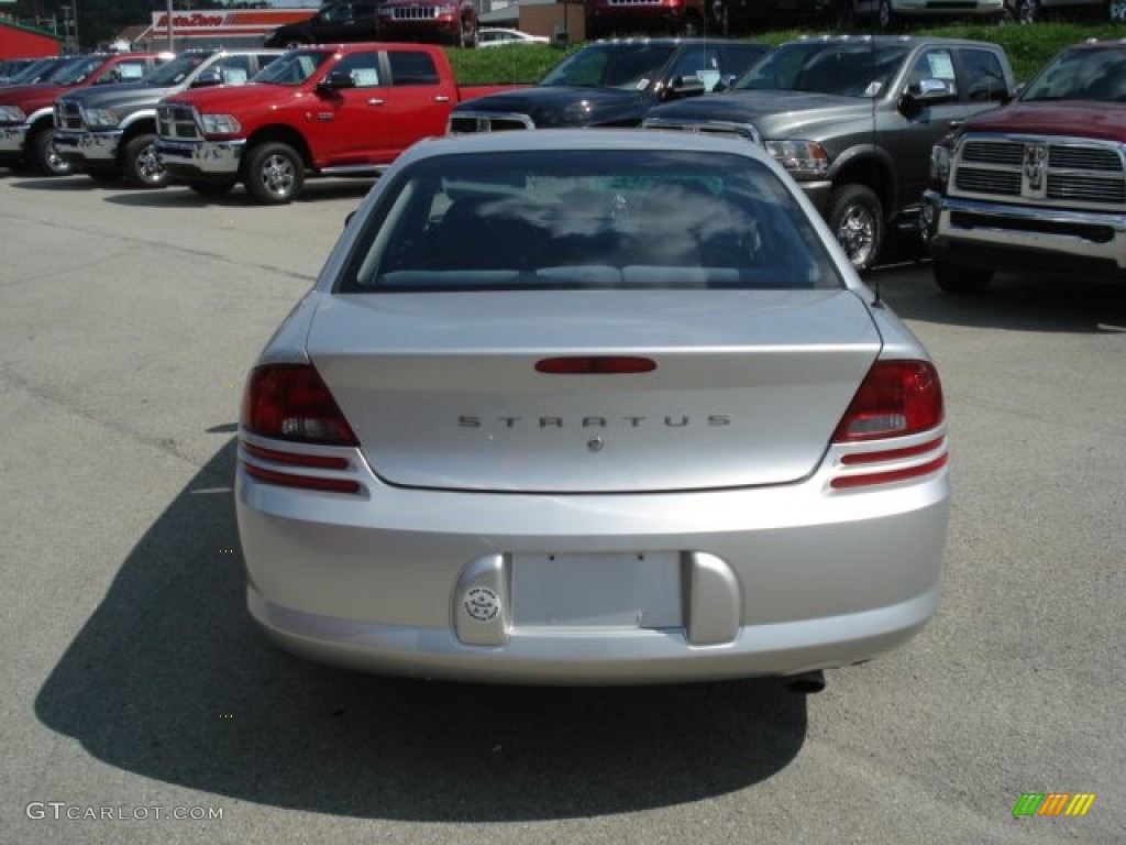 2001 Stratus SE Sedan - Bright Silver Metallic / Dark Slate Gray photo #6