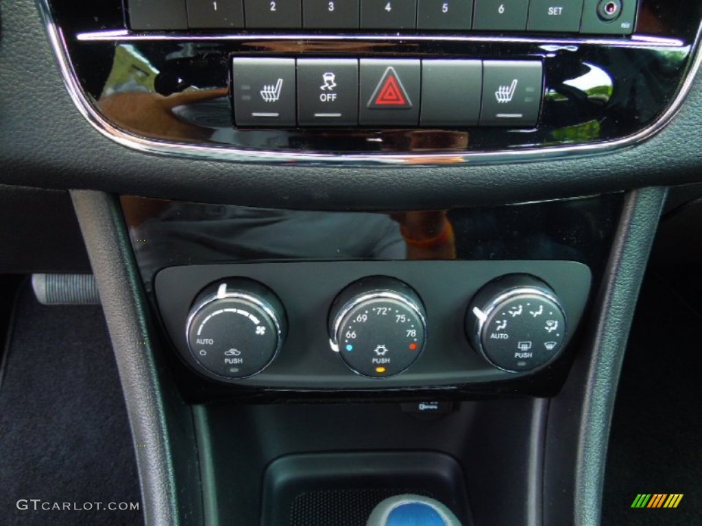 2013 Chrysler 200 Touring Sedan Controls Photo #69345897