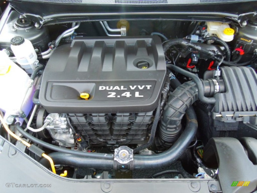 2013 Chrysler 200 Touring Sedan 2.4 Liter DOHC 16-Valve Dual VVT 4 Cylinder Engine Photo #69345978