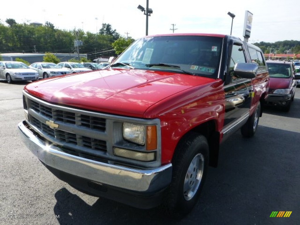 1995 C/K K1500 Regular Cab 4x4 - Victory Red / Burgundy photo #5