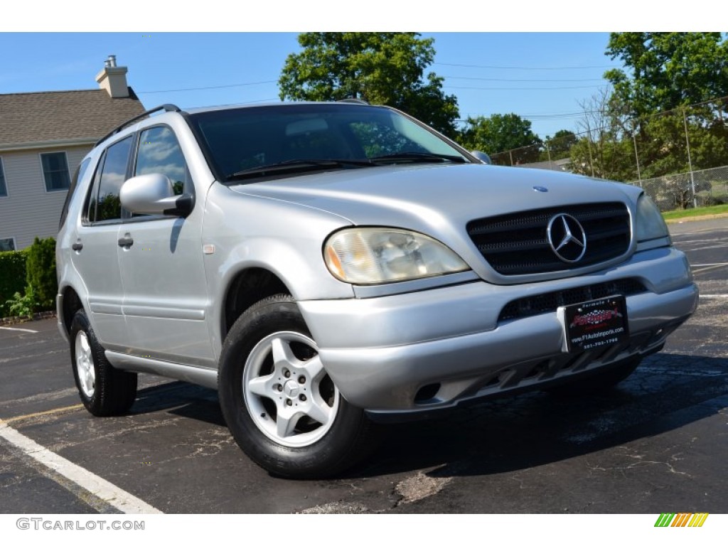 Brilliant Silver Metallic Mercedes-Benz ML