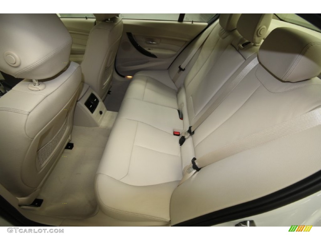 2013 BMW 3 Series 328i Sedan Rear Seat Photo #69353273
