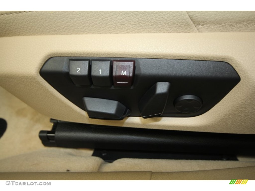 2013 BMW 3 Series 328i Sedan Controls Photo #69353536