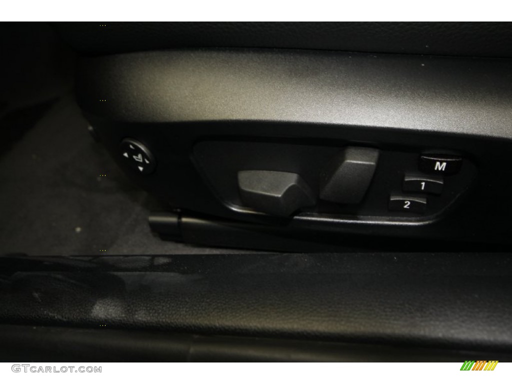 2013 BMW 3 Series 335i Coupe Controls Photo #69353749