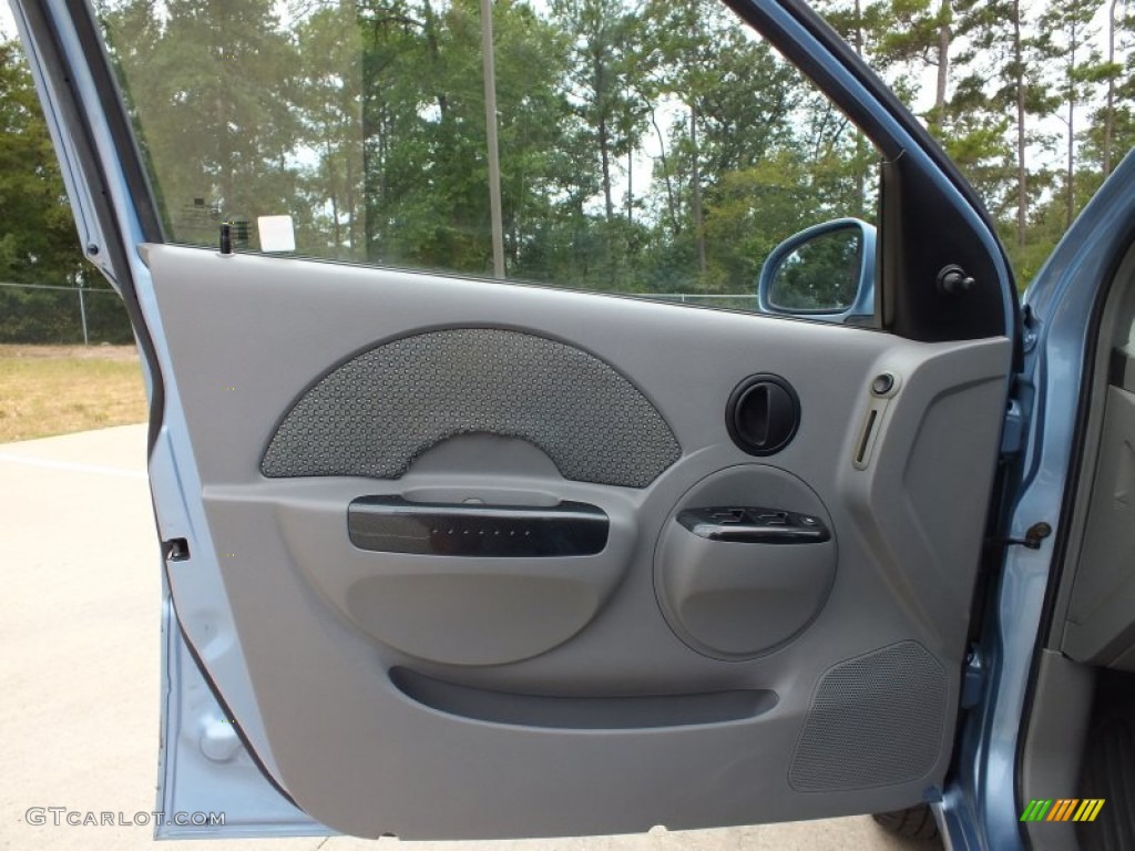 2004 Chevrolet Aveo LS Sedan Gray Door Panel Photo #69356137