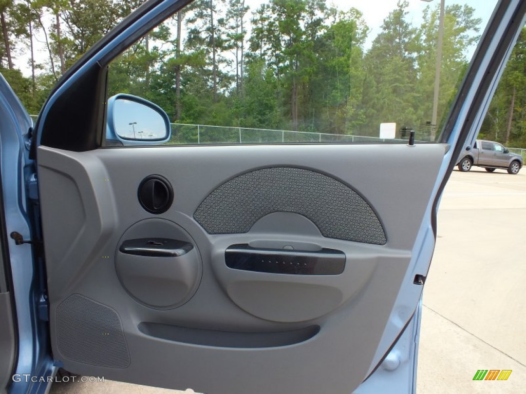 2004 Chevrolet Aveo LS Sedan Gray Door Panel Photo #69356146