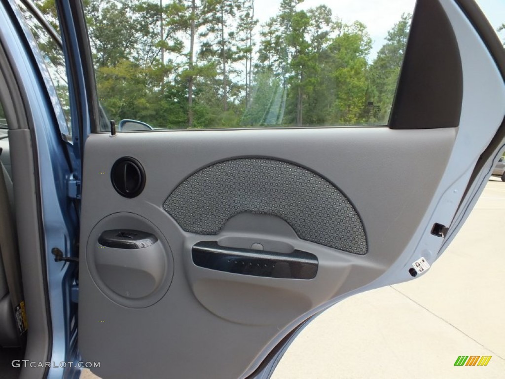 2004 Chevrolet Aveo LS Sedan Gray Door Panel Photo #69356164