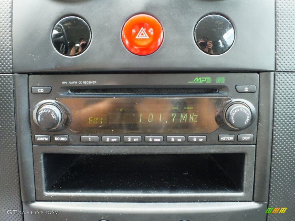 2004 Chevrolet Aveo LS Sedan Audio System Photos