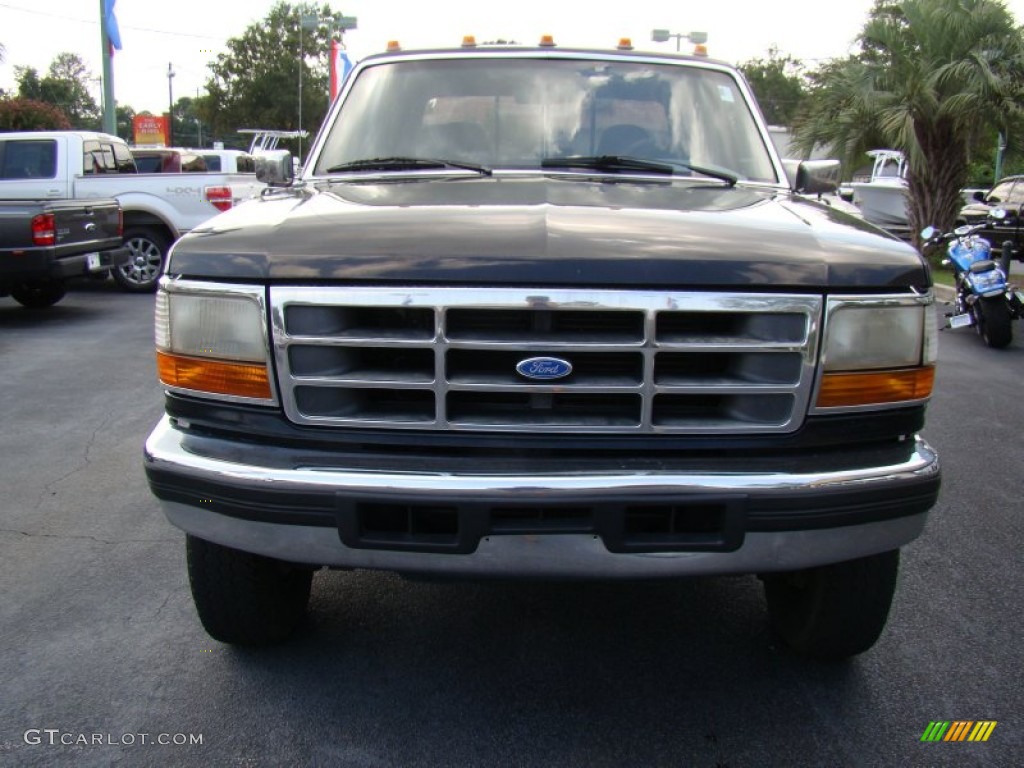 1996 F350 XLT Crew Cab 4x4 - Black / Grey photo #3