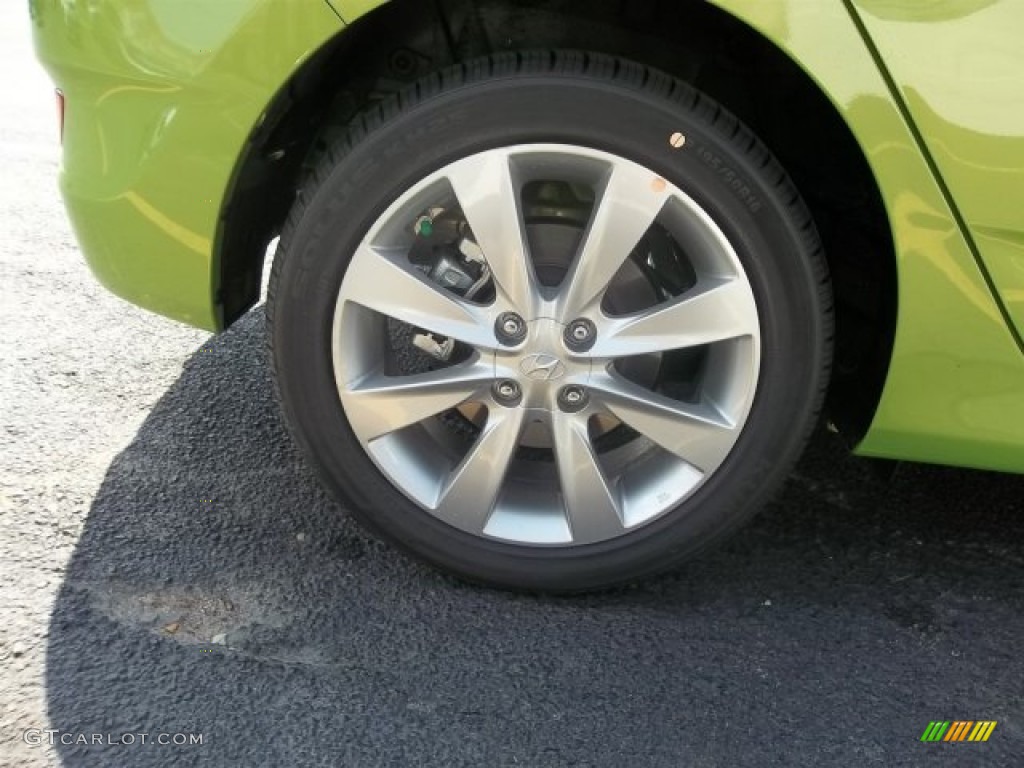 2013 Accent SE 5 Door - Electrolyte Green / Black photo #7