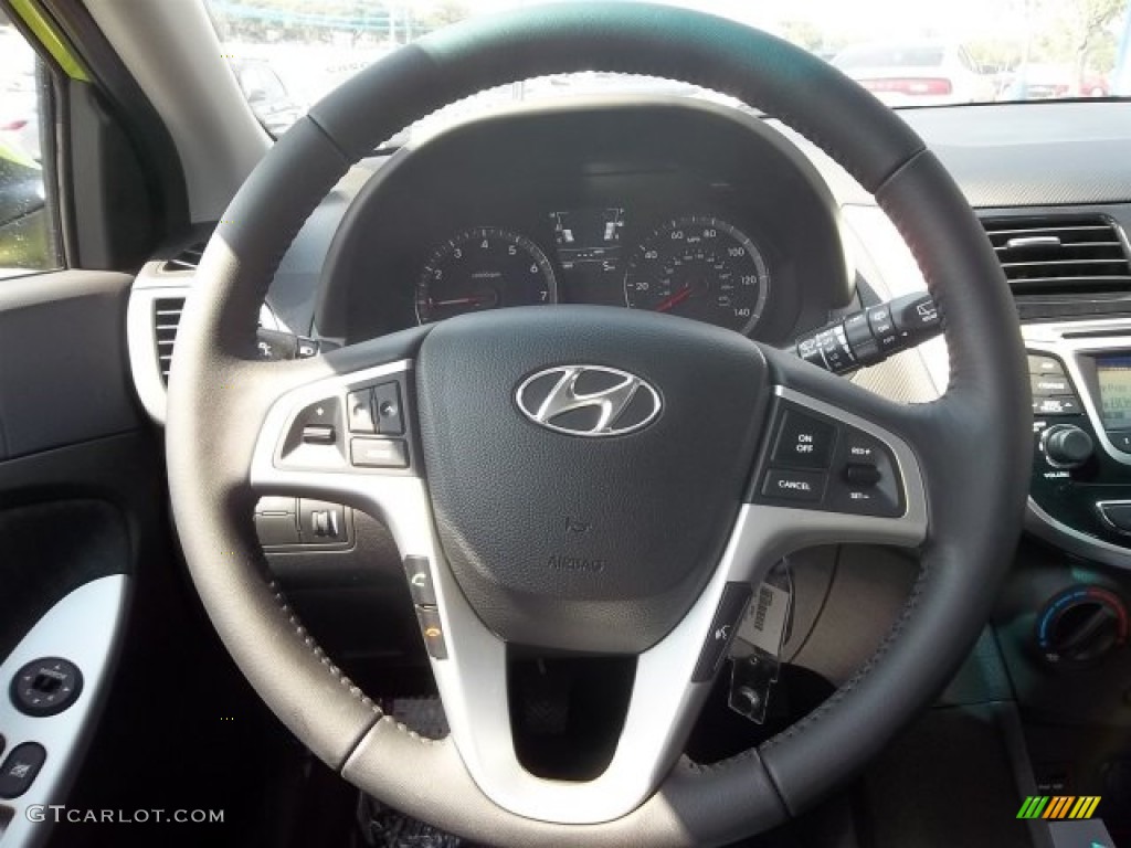 2013 Accent SE 5 Door - Electrolyte Green / Black photo #11