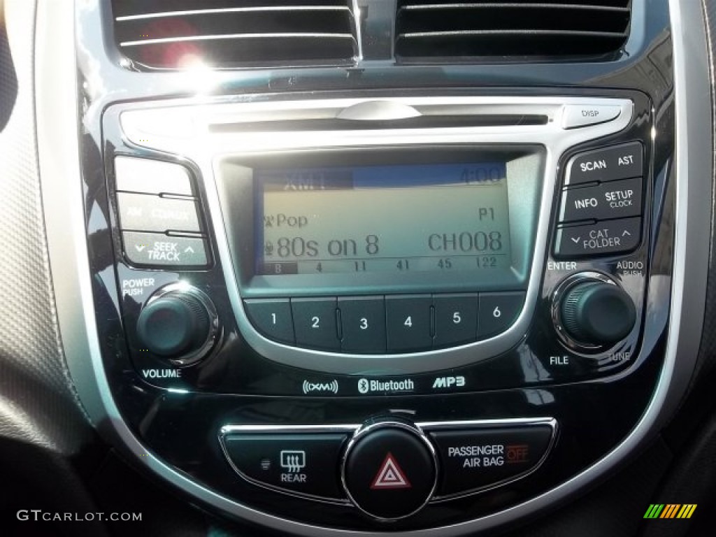 2013 Accent SE 5 Door - Electrolyte Green / Black photo #13