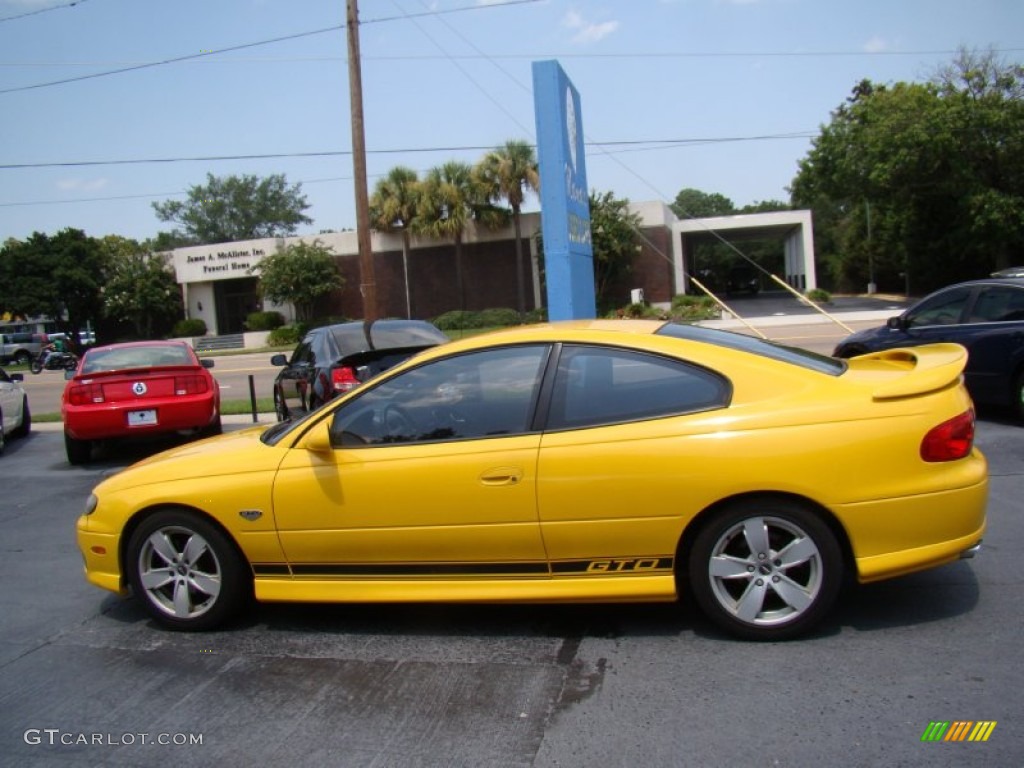 Yellow Jacket 2004 Pontiac GTO Coupe Exterior Photo #69360214