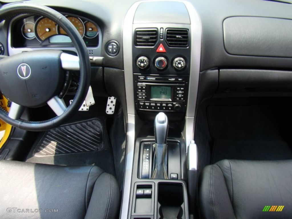 2004 Pontiac GTO Coupe Controls Photo #69360292