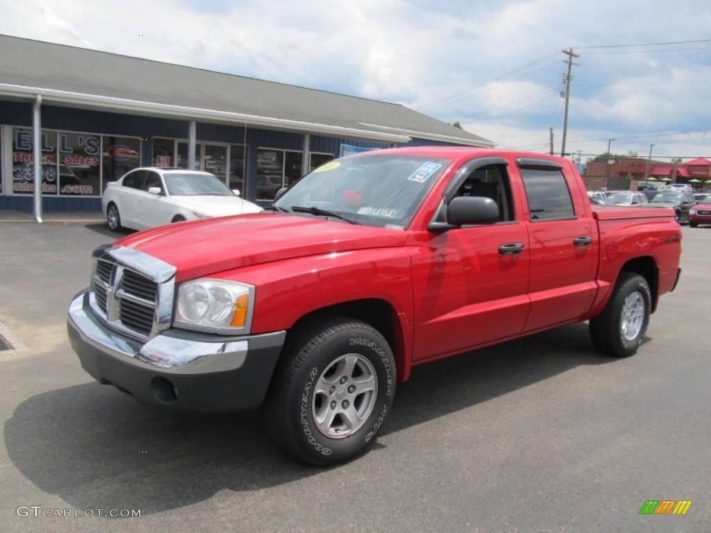 2005 Dakota SLT Quad Cab 4x4 - Flame Red / Medium Slate Gray photo #1