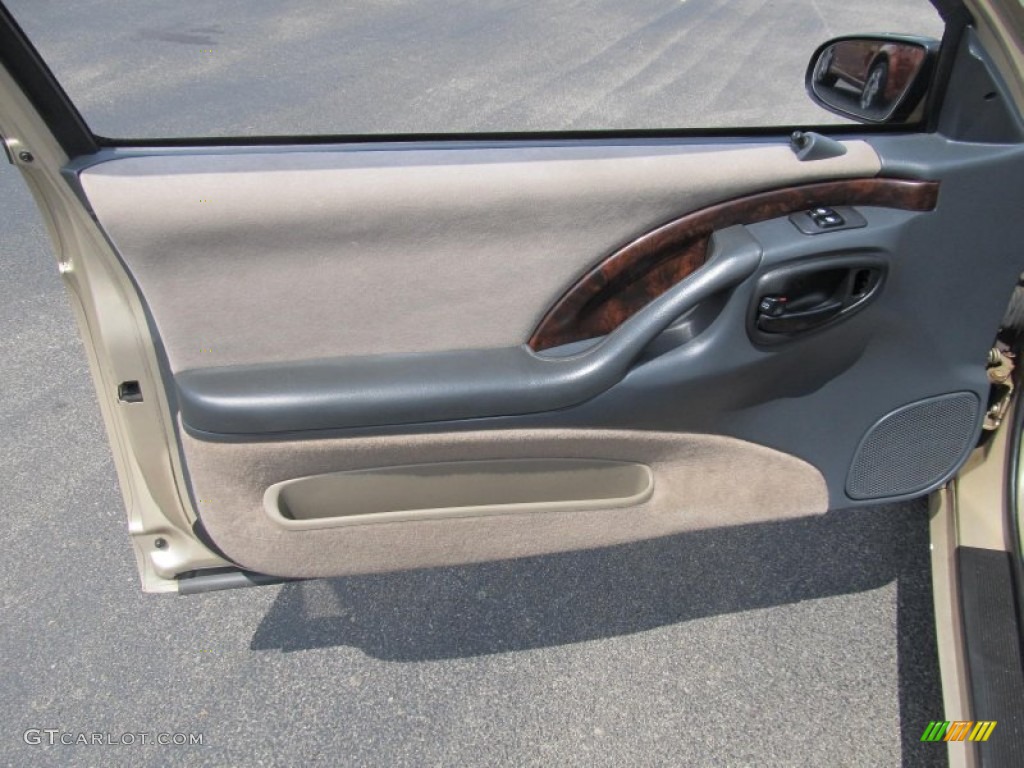 1999 Chevrolet Monte Carlo LS Neutral Door Panel Photo #69361852