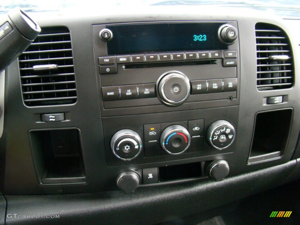 2009 GMC Sierra 1500 SLE Extended Cab Controls Photo #69362254