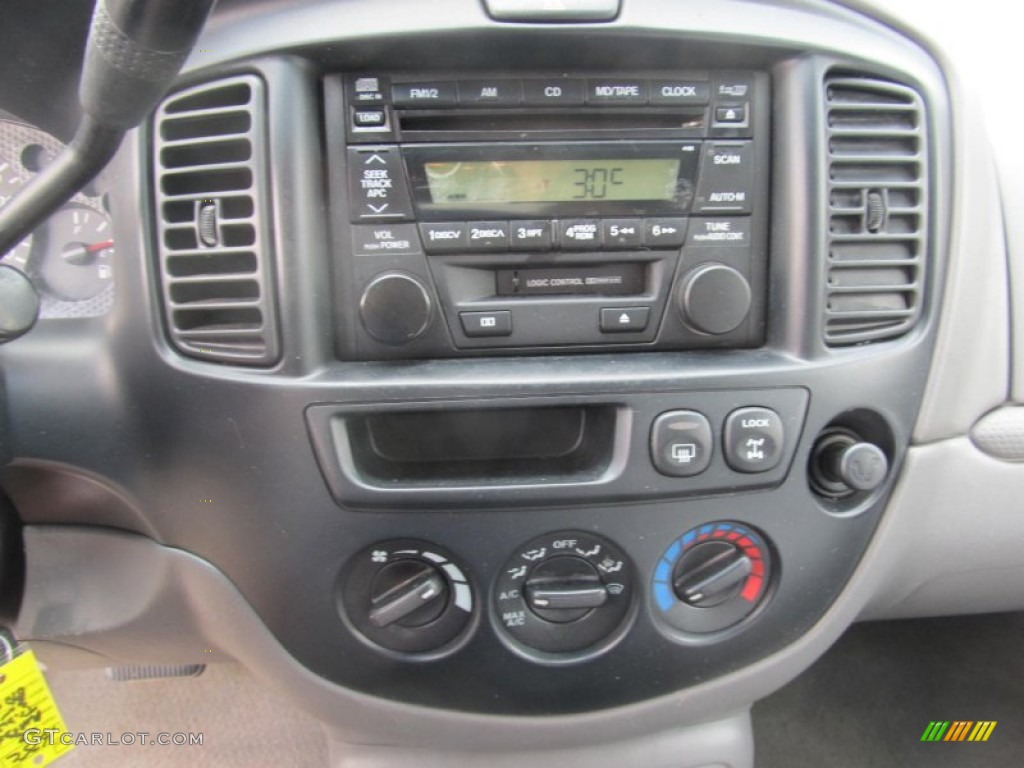 2002 Mazda Tribute ES V6 4WD Controls Photo #69362320