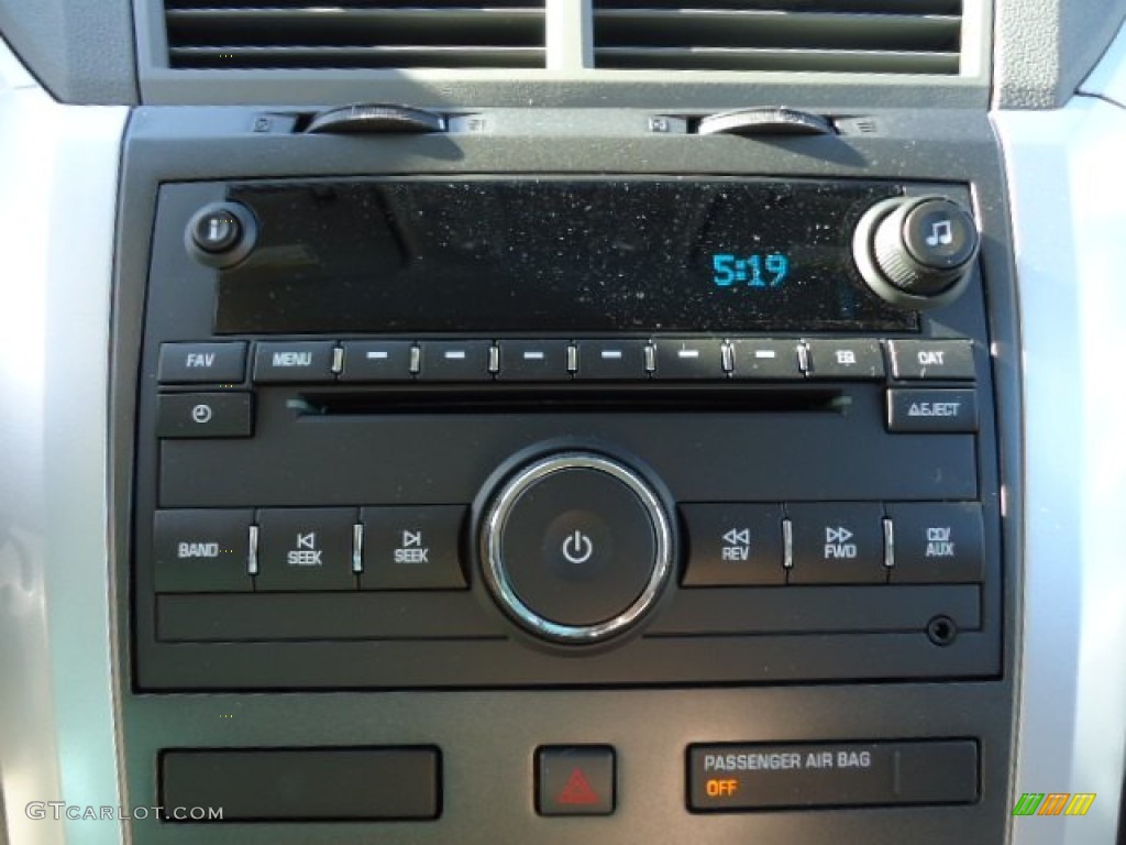 2011 Chevrolet Traverse LS Audio System Photos