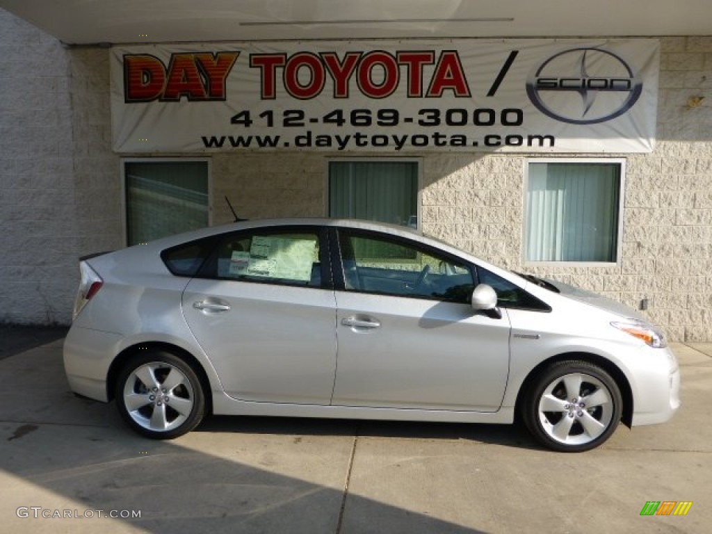 Classic Silver Metallic Toyota Prius 3rd Gen