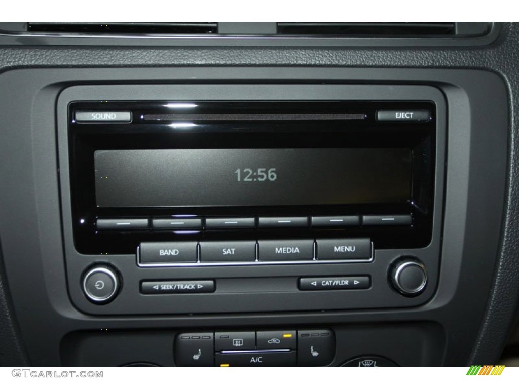 2013 Volkswagen Jetta SE Sedan Audio System Photo #69365836