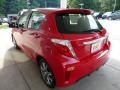 Absolutely Red - Yaris SE 5 Door Photo No. 4