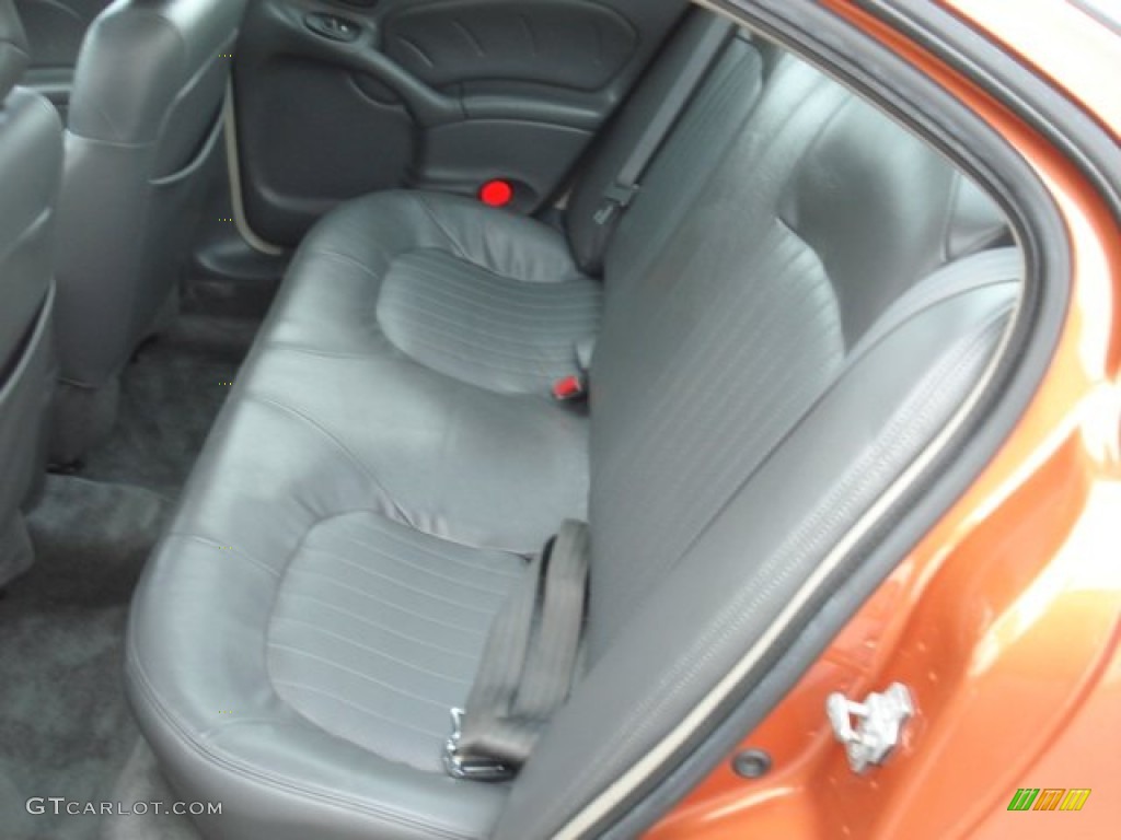 2004 Grand Am GT Sedan - Fusion Orange Metallic / Dark Pewter photo #13