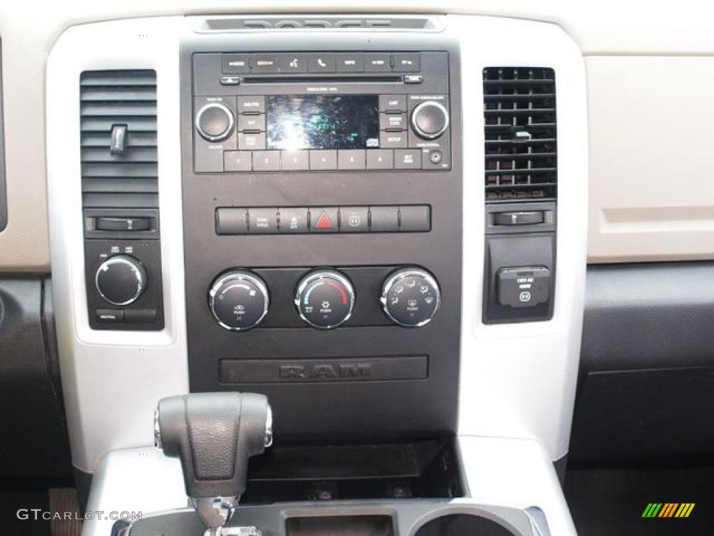 2010 Dodge Ram 1500 Big Horn Quad Cab 4x4 Controls Photo #69372343