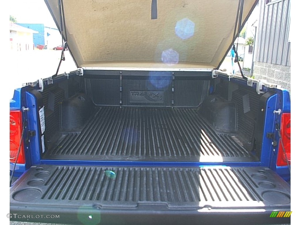 2007 Dakota SLT Quad Cab 4x4 - Electric Blue Pearl / Medium Slate Gray photo #7