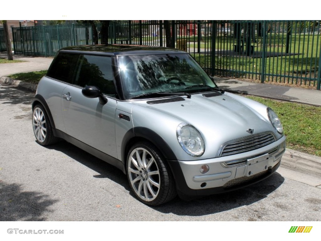 Pure Silver Metallic 2003 Mini Cooper Hardtop Exterior Photo #69374434