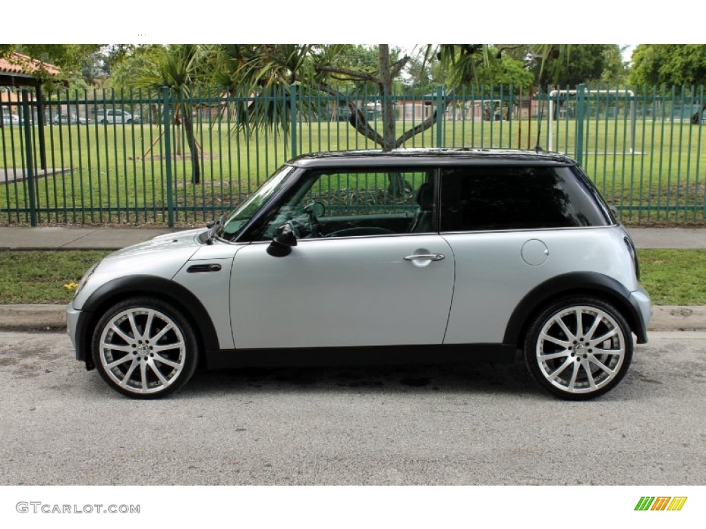 Pure Silver Metallic 2003 Mini Cooper Hardtop Exterior Photo #69374465