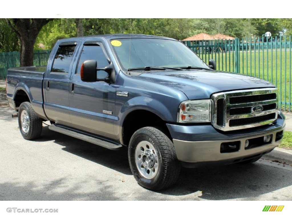 Medium Wedgewood Blue Metallic 2005 Ford F250 Super Duty Lariat Crew Cab 4x4 Exterior Photo #69375127