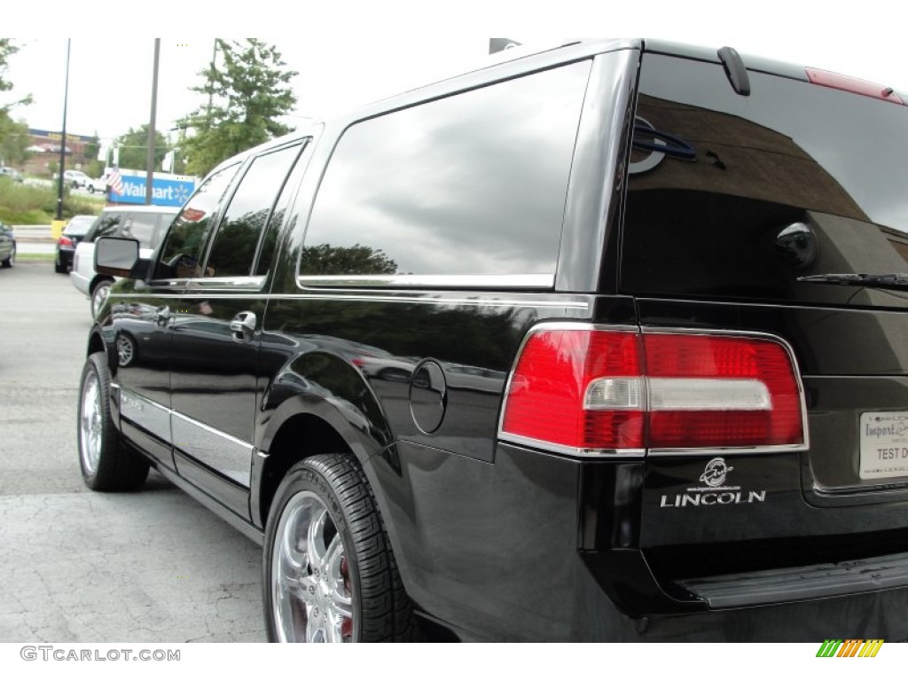 2008 Navigator L Elite - Black / Charcoal Black photo #11