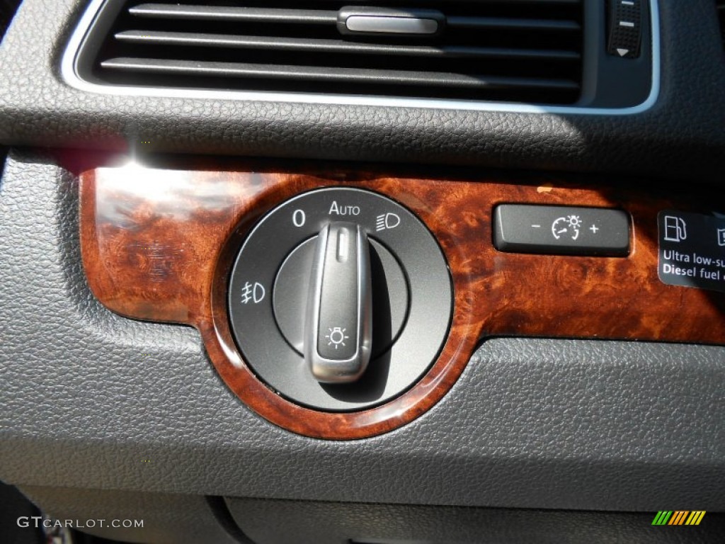 2013 Volkswagen Passat TDI SEL Controls Photo #69379486