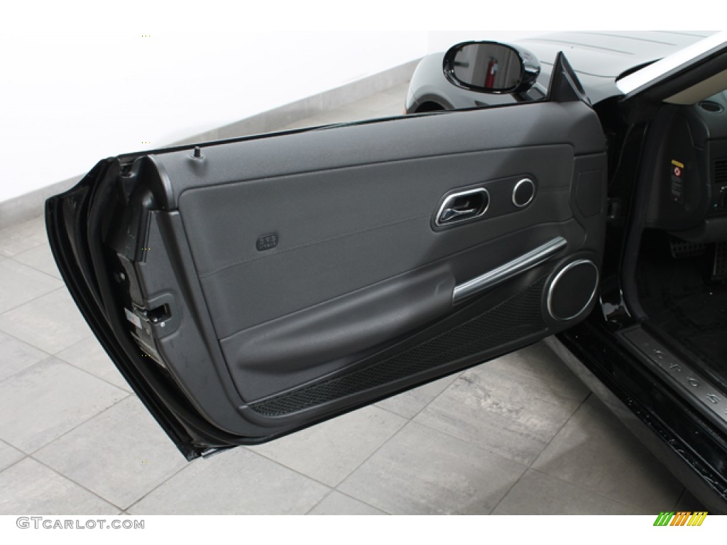 2005 Chrysler Crossfire Limited Coupe Dark Slate Grey Door Panel Photo #69381145