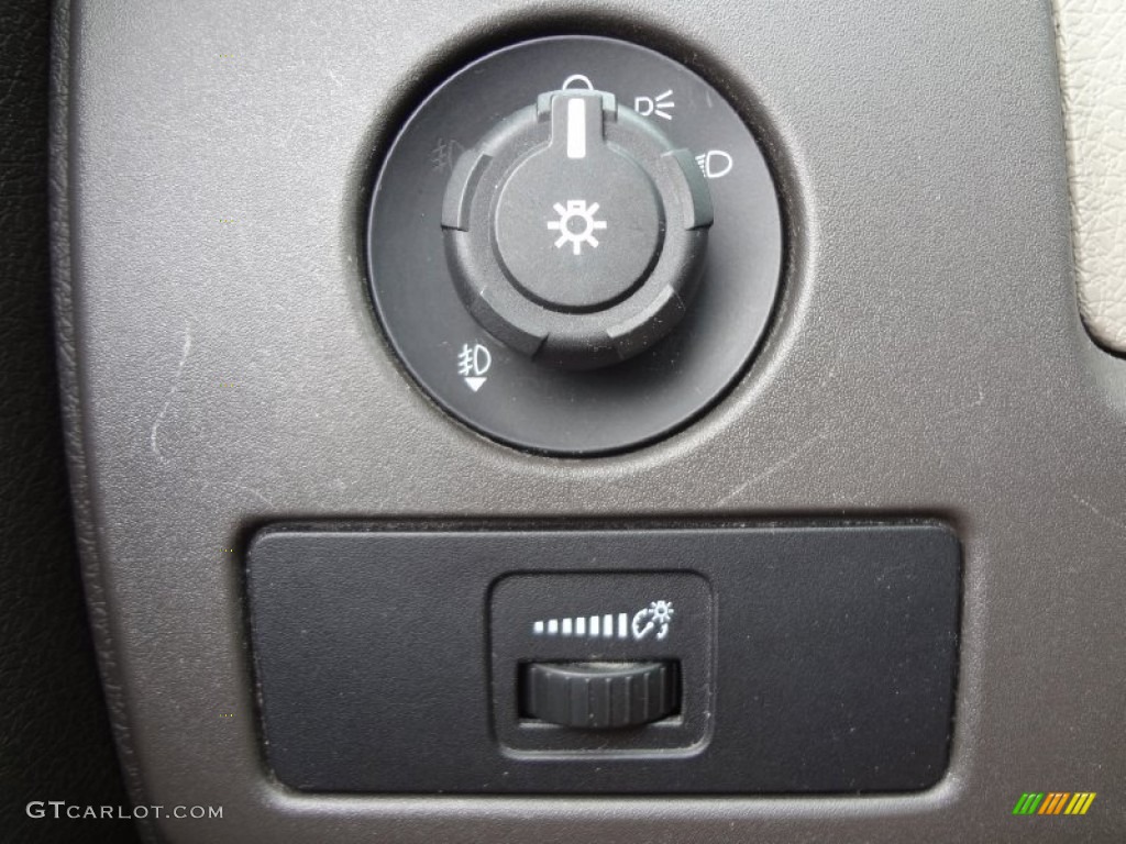 2009 Ford F150 STX SuperCab 4x4 Controls Photo #69381190