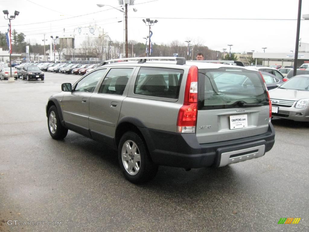 2005 XC70 AWD - Crystal Green Metallic / Taupe photo #10