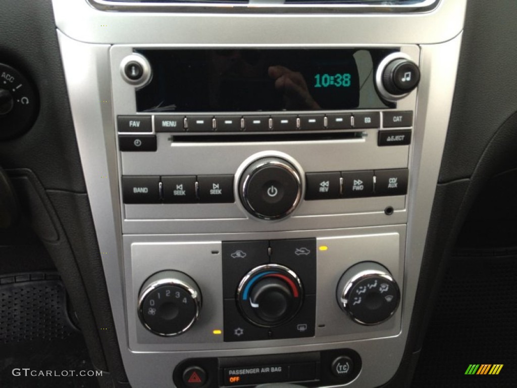2011 Chevrolet Malibu LT Controls Photo #69384691