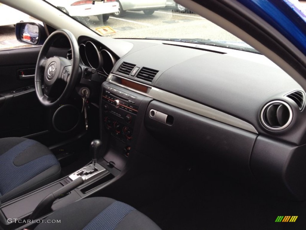 2005 MAZDA3 s Sedan - Winning Blue Mica / Black/Blue photo #25
