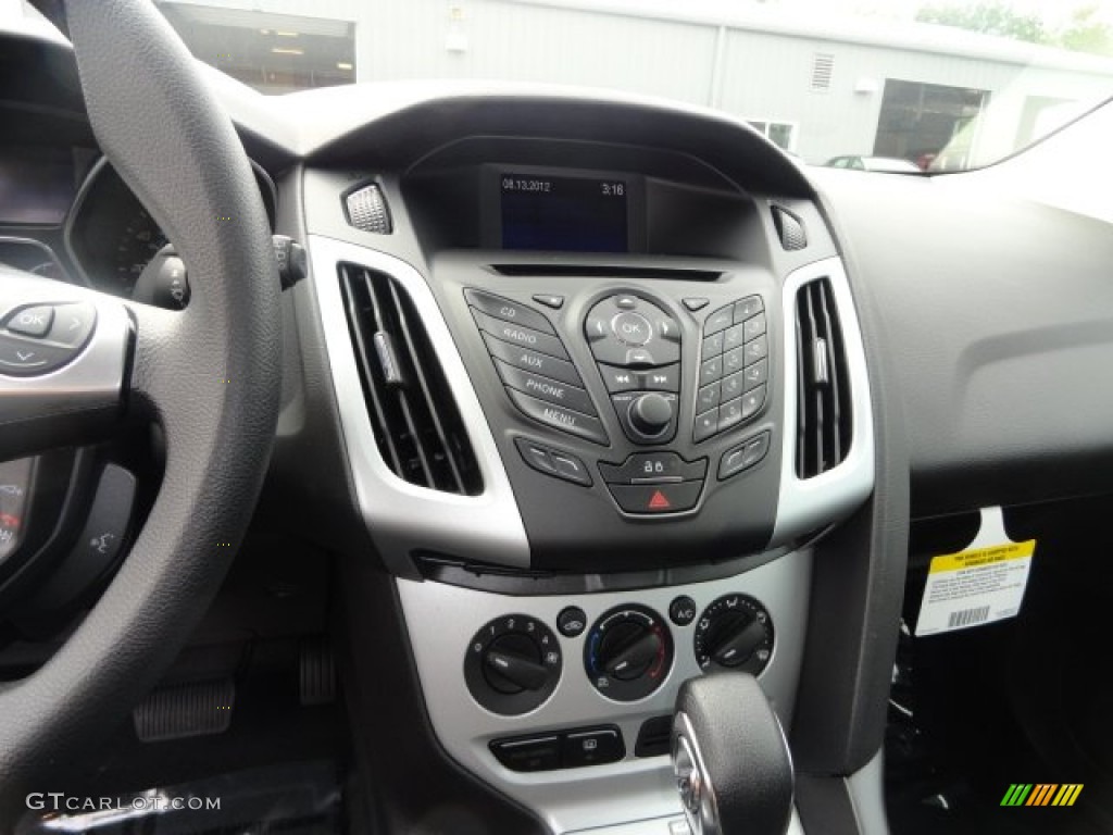 2013 Focus SE Hatchback - Ruby Red / Charcoal Black photo #7