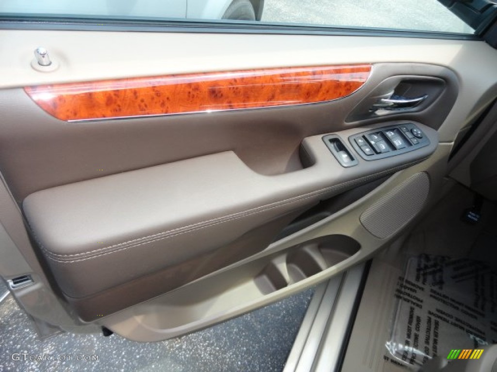 2013 Chrysler Town & Country Touring Dark Frost Beige/Medium Frost Beige Door Panel Photo #69394618