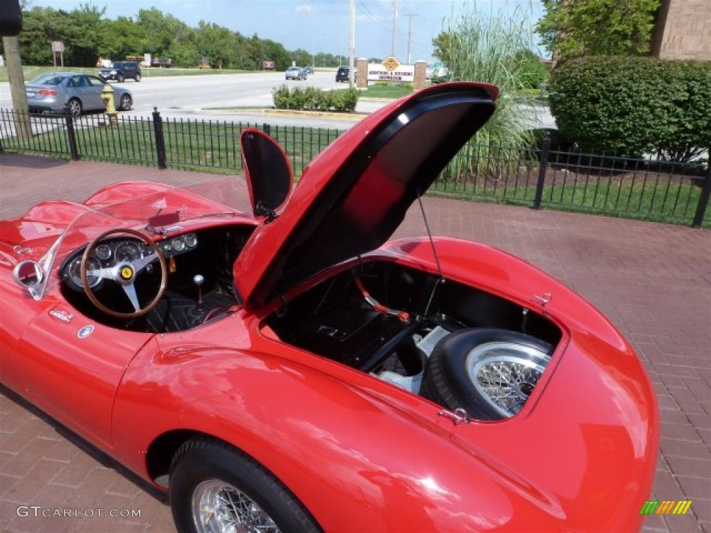 1963 250 GTE DK Engineering 250 TRC Replica - Red / Black photo #9