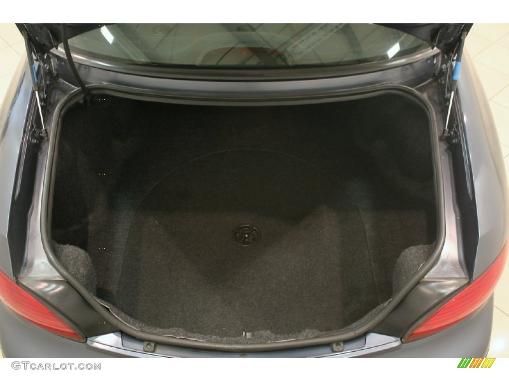 2003 Chrysler Concorde LX Trunk Photos