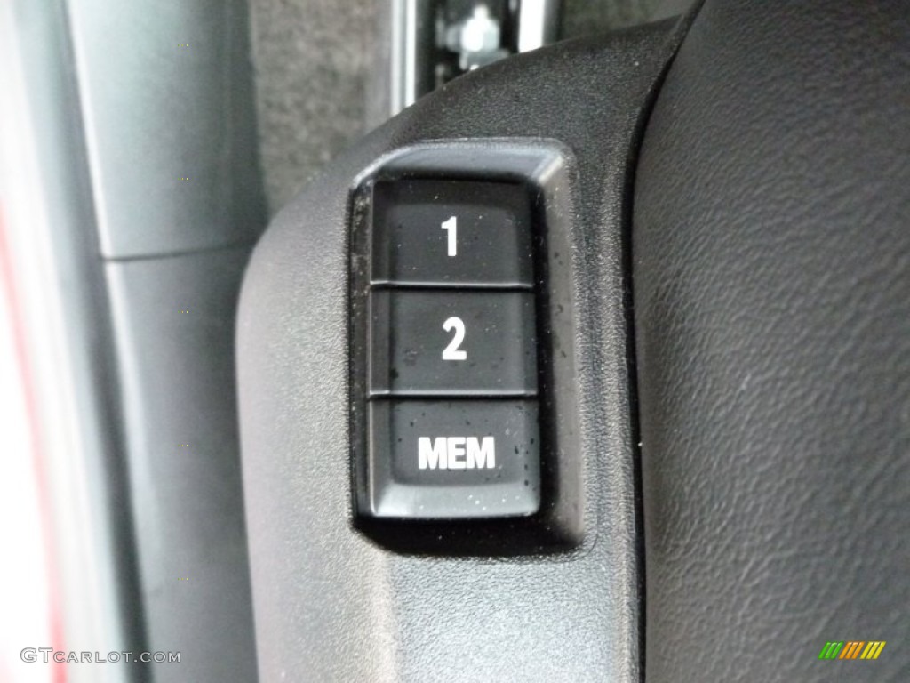 2010 Chevrolet Equinox LTZ AWD Controls Photo #69398257