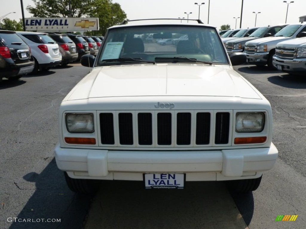 2000 Cherokee Classic - Stone White / Camel Beige photo #3