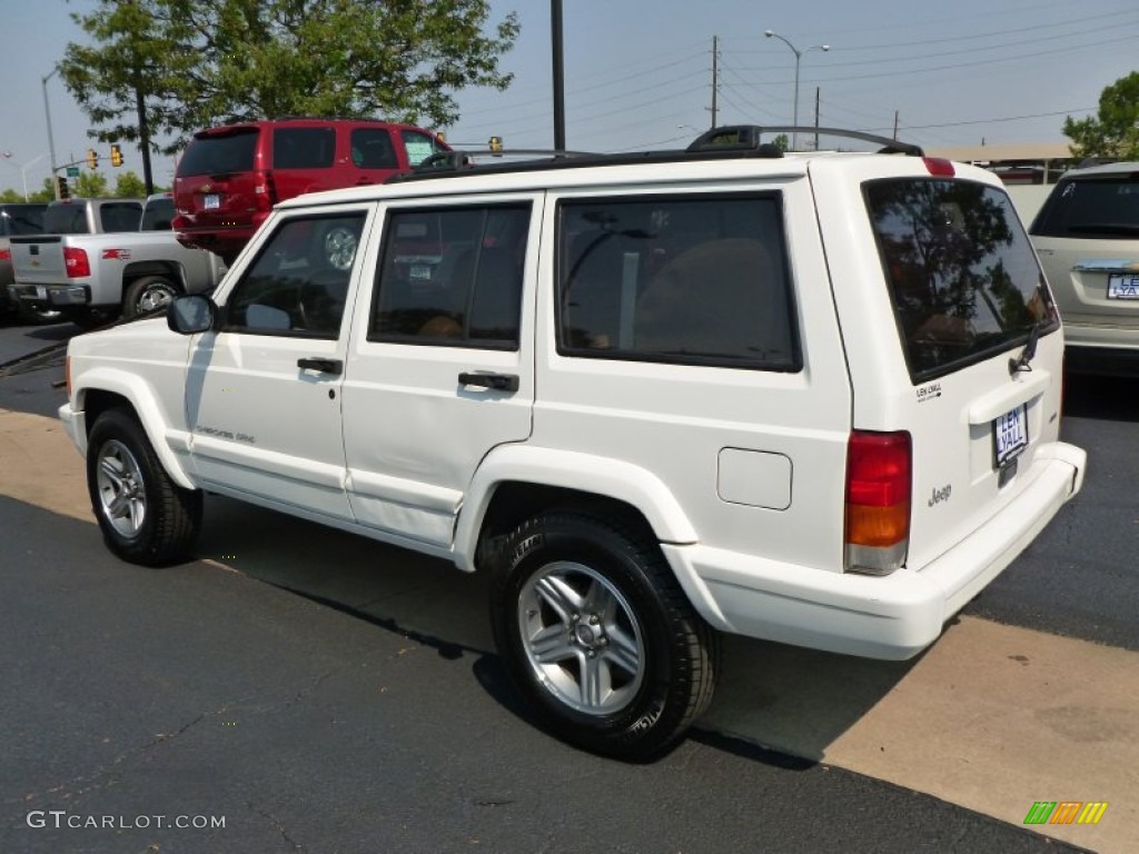 2000 Cherokee Classic - Stone White / Camel Beige photo #6