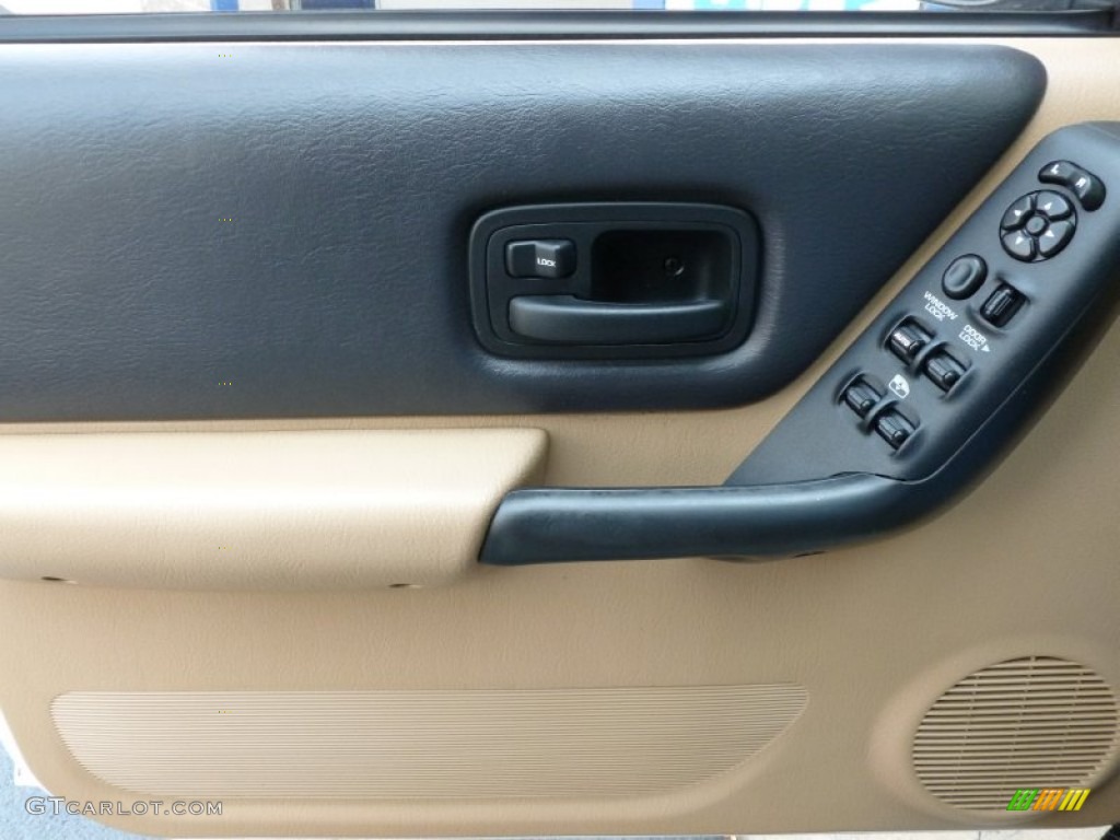 2000 Cherokee Classic - Stone White / Camel Beige photo #7