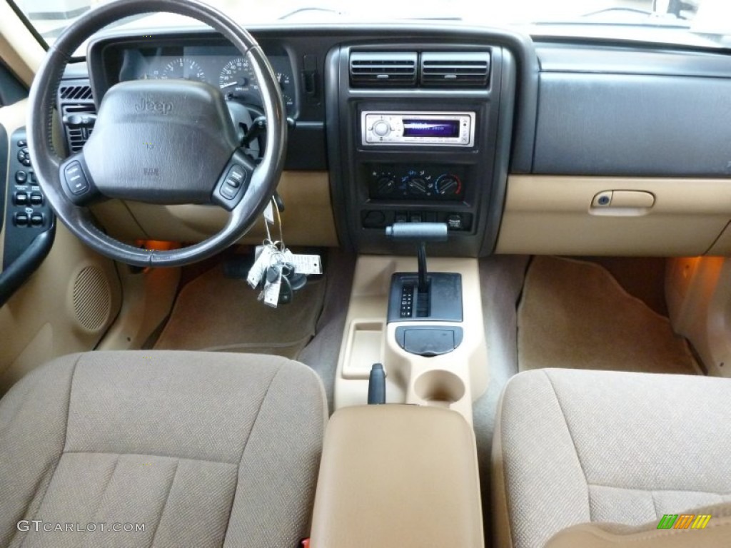 2000 Jeep Cherokee Classic Camel Beige Dashboard Photo #69398815